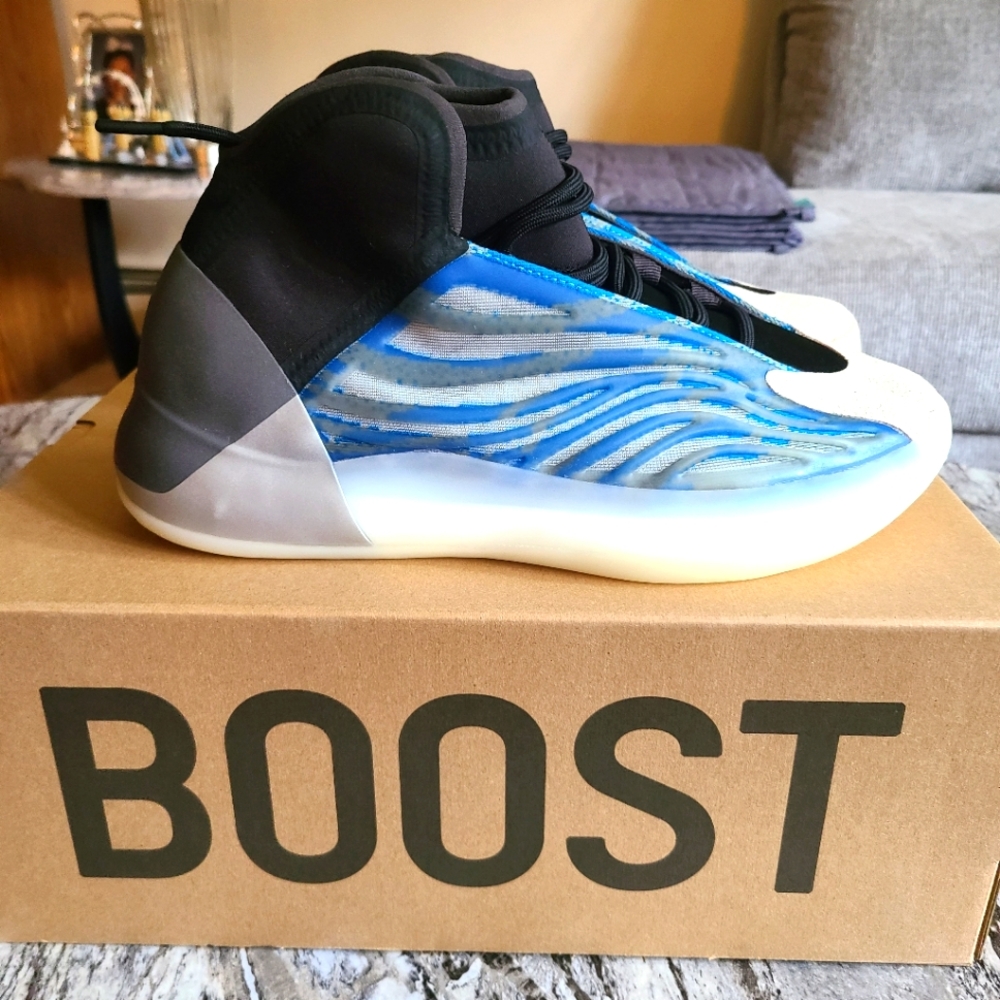 Yeezy QNTM - Frozen Blue